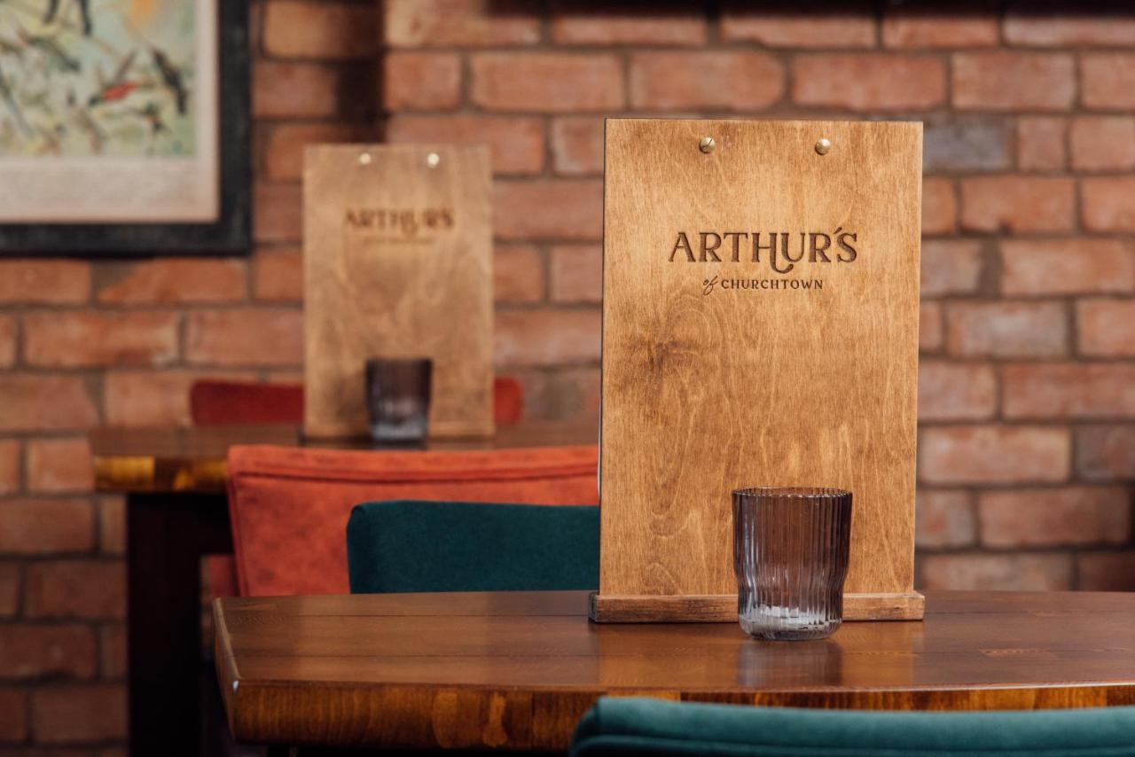 Arthur'S Bar & Accommodation Southport Esterno foto